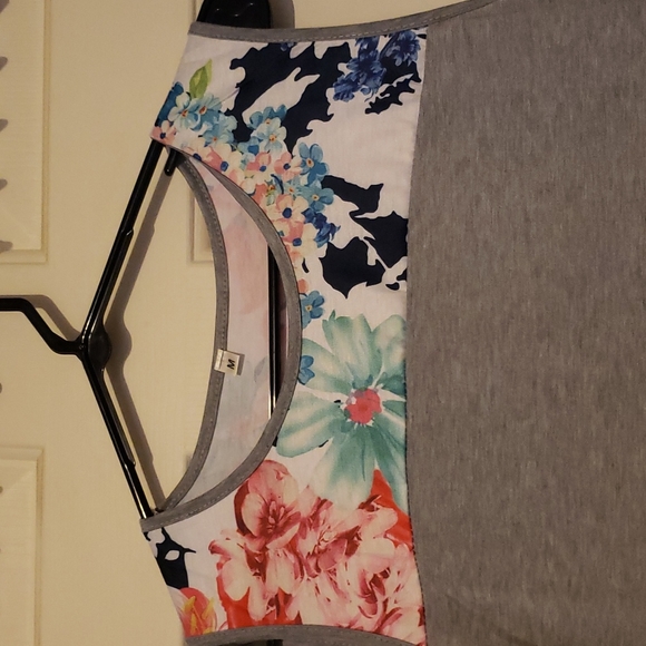 Floral tank with grey solid - Picture 2 of 5